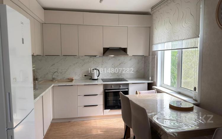4-комнатная квартира · 84 м² · 5/5 этаж, Оралхан Бокея 7 за 33.5 млн ₸ в Усть-Каменогорске — фото 2