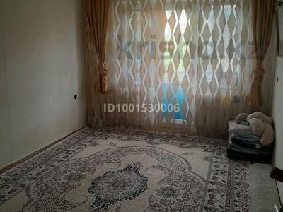 Продажа квартир в Актюбинской обл.: 1-комнатная квартира · 30 м² · 2/5 этаж, Авиагородок 11 за 7.6 млн 〒 1-комнатная квартира · 30 м² · 2/5 этаж, Авиагородок 11 за 7.6 млн 〒 в Актобе, мкр Авиагородок