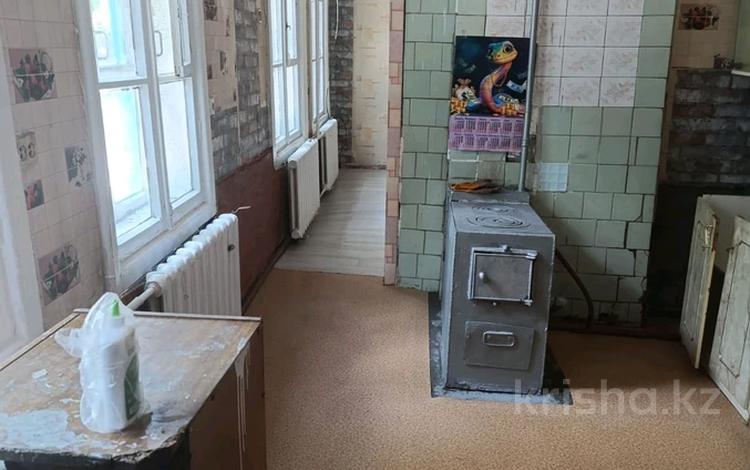 Отдельный дом · 3 комнаты · 60 м² · 6 сот., Ауэзова за 100 000 ₸ в Петропавловске — фото 2