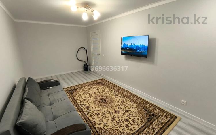 2-комнатная квартира, 48 м², 3/5 этаж помесячно, Манас 23/1