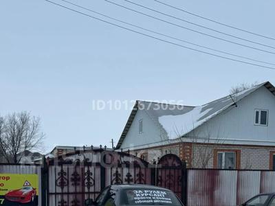 Жеке үй · 3 бөлме · 100 м² · 10 жүзд., Шанырак 69 — 45школла, бағасы: 25 млн ₸ в Актобе, жилой массив Акжар-2