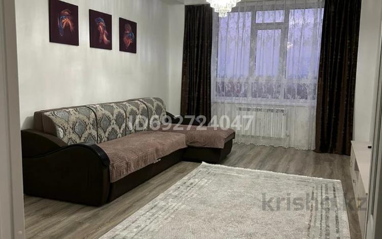 2-комнатная квартира, 80 м², 4/9 этаж помесячно, Абая 123 за 250 000 〒 в Костанае — фото 2