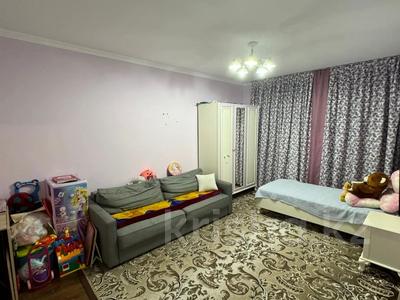 2-бөлмелі пәтер, 60 м², 1/9 қабат, мкр Алмагуль, бағасы: 38.5 млн 〒 в Алматы, Бостандыкский р-н