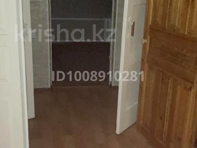 3-комнатная квартира · 60 м² · 2 этаж, Абылайхана 7 — Возле базара за 15.5 млн 〒 в Шу