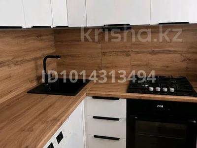 3-бөлмелі пәтер · 60 м² · 2/5 қабат, Жангильдина — 45 школа, кафе Аладдин, семейная аллея, 18 школа, спорт школа, бағасы: 27 млн ₸ в Шымкенте, Аль-Фарабийский р-н