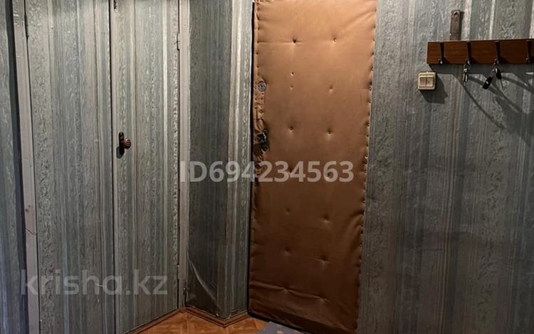 2-бөлмелі пәтер · 57.3 м² · 3/5 қабат, 11-й микрорайон, Шокана Уалиханова 11 мкрн 213 — Напротив 35 конечная,книжный магазин, бағасы: 20 млн ₸ в Шымкенте, Енбекшинский р-н — фото 2