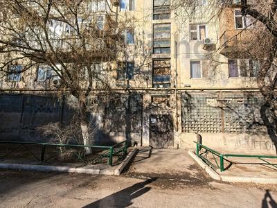 2-бөлмелі пәтер · 47.7 м² · 5/5 қабат, Әйтеке би 26 — Хокстон бар, бағасы: 9.8 млн 〒 в 