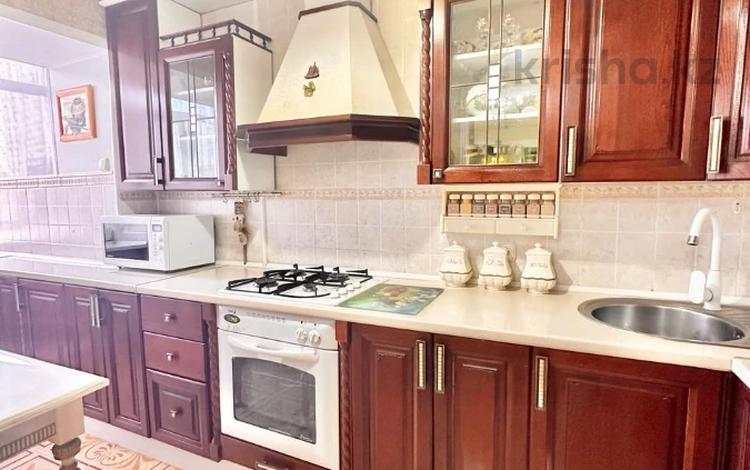 4-бөлмелі пәтер · 120 м² · 4/6 қабат, Ул.Щурихина, бағасы: 37 млн ₸ в Уральске — фото 27