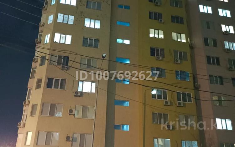 2-бөлмелі пәтер · 77 м² · 7/9 қабат, мкр. Алмагуль, Алмагул 3, бағасы: 25 млн ₸ в Атырау — фото 2
