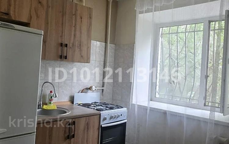 1-комнатная квартира · 38 м² · 2/5 этаж, мкр Новый Город, Бухар-жырау 60 за 9 000 ₸ в Караганде, Казыбек би р-н — фото 2
