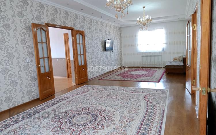 Отдельный дом • 3 комнаты • 110 м² • 10 сот., Косыбаев 47 — Центральная за ~ 16.7 млн 〒 в Атырау — фото 4