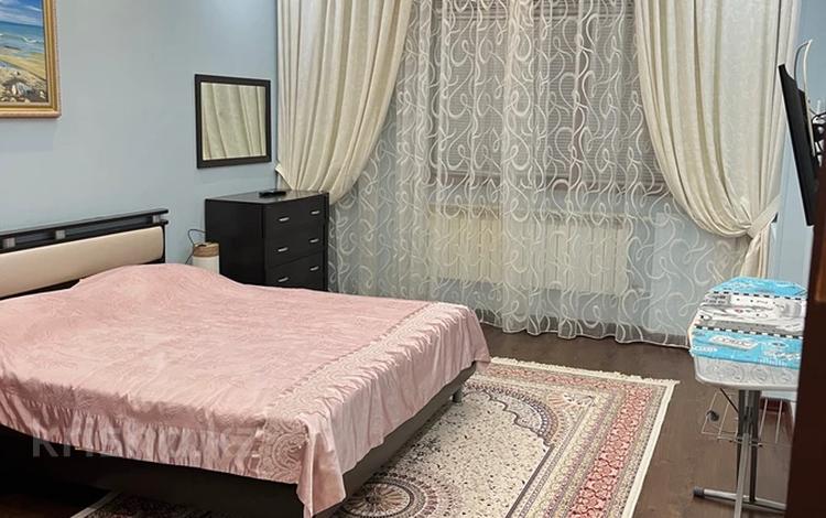 3-комнатная квартира · 151 м² · 9/14 этаж, 17-й мкр 7 за 400 000 〒 в Актау — фото 2