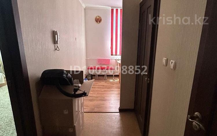 1-комнатная квартира · 36 м² · 7/9 этаж, 5 микрорайон 18 за 110 000 ₸ в Аксае — фото 2