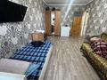 1-комнатная квартира · 30.6 м² · 3/5 этаж, Майкудук, 15й микрорайон — возле Сатурна за 9 млн ₸ в Караганде, Алихана Бокейханова р-н