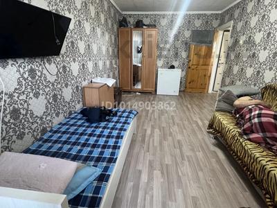 1-комнатная квартира · 30.6 м² · 3/5 этаж, Майкудук, 15й микрорайон — возле Сатурна за 9 млн ₸ в Караганде, Алихана Бокейханова р-н