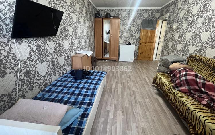 1-комнатная квартира · 30.6 м² · 3/5 этаж, Майкудук, 15й микрорайон — возле Сатурна за 9 млн ₸ в Караганде, Алихана Бокейханова р-н — фото 2