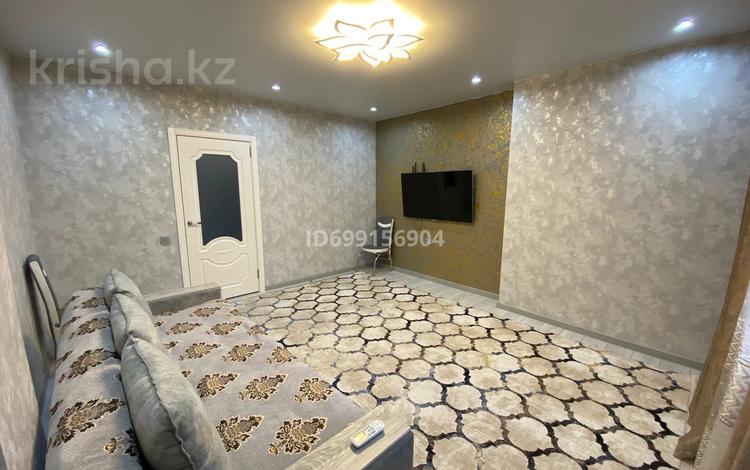 2-бөлмелі пәтер · 60 м² · 2/10 қабат · ай сайын, Назарбаева 36/3, бағасы: 349 000 〒 в Алматы, Медеуский р-н — фото 2