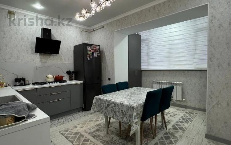 3-бөлмелі пәтер · 104 м² · 1/6 қабат, Алтын орда ш/а., тауелсиздик, бағасы: 37 млн ₸ в Актобе, мкр. Алтын орда — фото 15