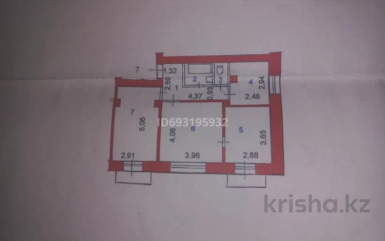 3-комнатная квартира, 58.7 м², 2/2 этаж, бажова1/9 7 — больничного комплекса за 14 млн 〒 в Усть-Каменогорске — фото 2