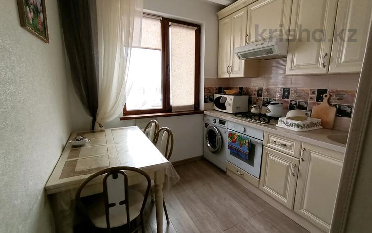 2-бөлмелі пәтер · 50 м² · 5/5 қабат, Матросова 56, бағасы: 15 млн ₸ в Уральске — фото 2