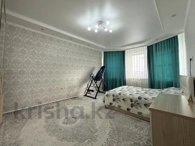 Отдельный дом · 5 комнат · 200 м² · 10 сот., мкр Уркер, Ойсылкара 20 за 64 млн ₸ в Астане, Нура р-н