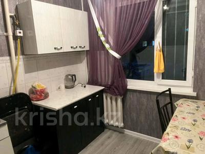 1-комнатная квартира · 30 м² · 1/5 этаж, 2мкр Каратау за 7.7 млн 〒 в Таразе
