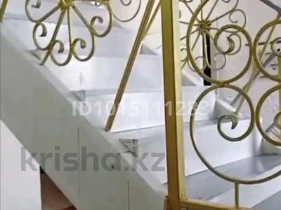 Отдельный дом · 5 комнат · 200 м² · 4 сот., Мясоедова 145 — Около гостиницы Дастан перекресток 11 мкр-на и 12 мкр-на за 350 000 ₸ в Актобе, мкр Москва
