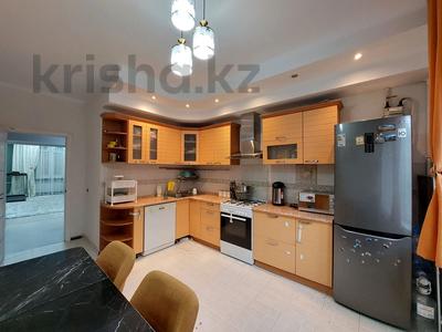 3-комнатная квартира, 90 м², 1/9 этаж помесячно, мкр Калкаман-2 22 за 270 000 〒 в Алматы, Наурызбайский р-н