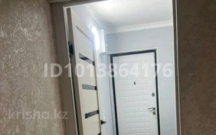 1-бөлмелі пәтер · 32 м² · 4/5 қабат, Азаттык — Стройкантор, бағасы: 10 000 ₸ в Атырау, мкр Ак депо — фото 2