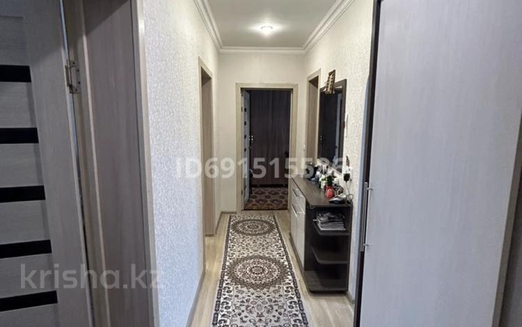 3-комнатная квартира · 67.1 м² · 2/2 этаж, Серова 85 за 15 млн 〒 в Караганде, Алихана Бокейханова р-н — фото 2