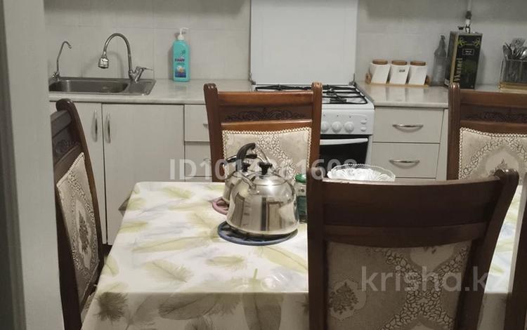 1-комнатная квартира · 60 м² · 2/5 этаж, Асау Барака за 20 млн ₸ в Актобе, мкр. Курмыш — фото 2