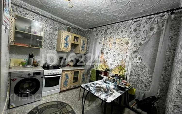 3-бөлмелі пәтер · 64 м² · 1/5 қабат, Свободы 3, бағасы: 18 млн ₸ в Усть-Каменогорске, Ульбинский — фото 2