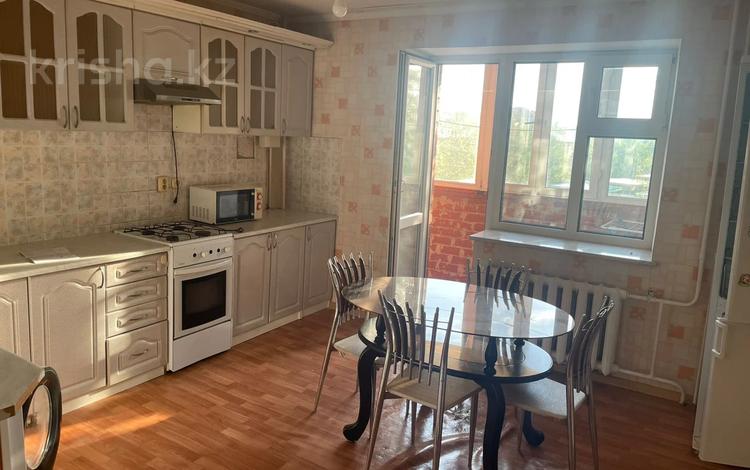 2-бөлмелі пәтер · 80 м², Жамбыла 196, бағасы: 180 000 〒 в Петропавловске — фото 2
