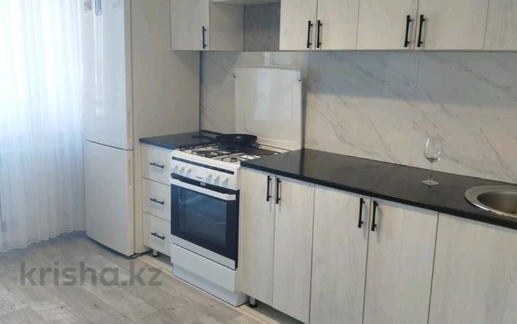 2-комнатная квартира · 60 м² · 6/6 этаж, Микрорайон 4 61/1 за 210 000 ₸ в Конаеве — фото 2