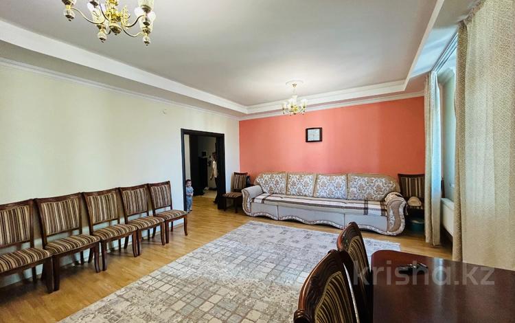 3-комнатная квартира, 127 м², 14/30 этаж, Габдуллина 17