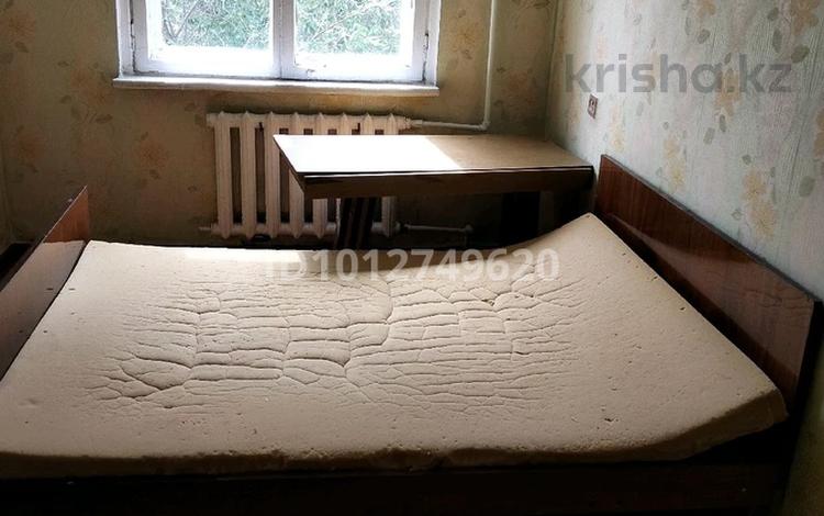 2-комнатная квартира · 44 м² · 3/5 этаж, мкр Юго-Восток, 27 микрорайон, ул. Язева 7 за 14.5 млн ₸ в Караганде, Казыбек би р-н — фото 2