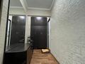1-комнатная квартира, 32.7 м², 5/5 этаж помесячно, мкр Аксай-2 за 200 000 〒 в Алматы, Ауэзовский р-н — фото 4
