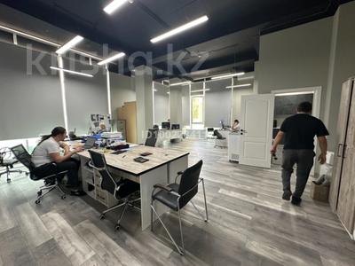Свободное назначение, офисы, магазины и бутики, салоны красоты, фитнес и спорт, медцентры и аптеки, образование, развлечения, конференц-залы, кабинеты и рабочие места, студии · 350 м² за 3.2 млн ₸ в Алматы, Алмалинский р-н