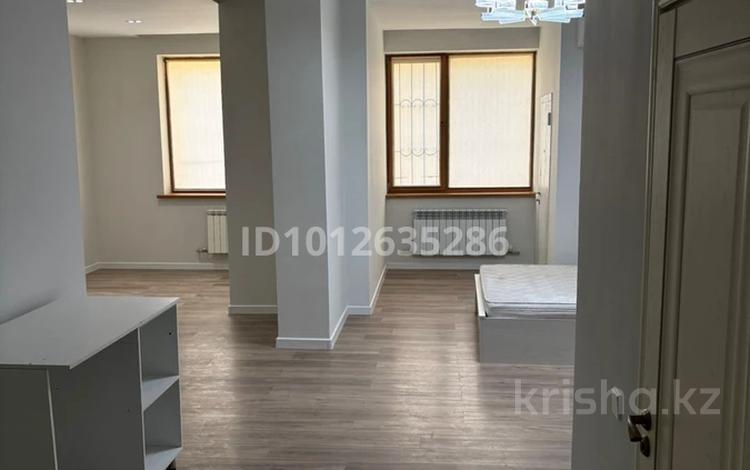 1-бөлмелі пәтер · 50 м² · 6/8 қабат, Туркестанская 55, бағасы: 35 млн ₸ в Шымкенте — фото 2