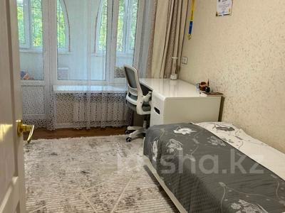 3-бөлмелі пәтер · 82 м² · 2/6 қабат, Самал-1 ш/а., Достык 89а, бағасы: 77 млн ₸ в Алматы, Медеуский р-н