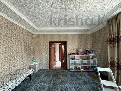 Продажа домов и дачи в Туркестанской обл.: Отдельный дом · 8 комнат · 104 м² · 6 сот., Ермекова 80 — Әуезов мектебі за 18.5 млн 〒 Отдельный дом · 8 комнат · 104 м² · 6 сот., Ермекова 80 — Әуезов мектебі за 18.5 млн 〒 в Сарыагаш