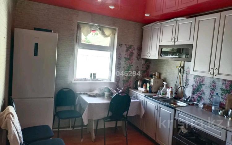 Отдельный дом · 3 комнаты · 80 м² · 5 сот., Атамекен 142 за 12 млн ₸ в Уральске — фото 2