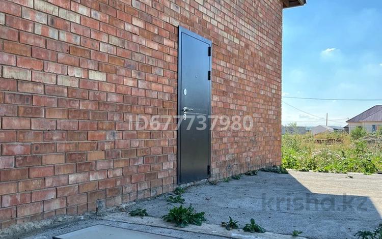 Отдельный дом · 6 комнат · 200 м² · 10 сот., Микрорайон Болашак улица Акниет 17 за 39 млн 〒 в Усть-Каменогорске — фото 4