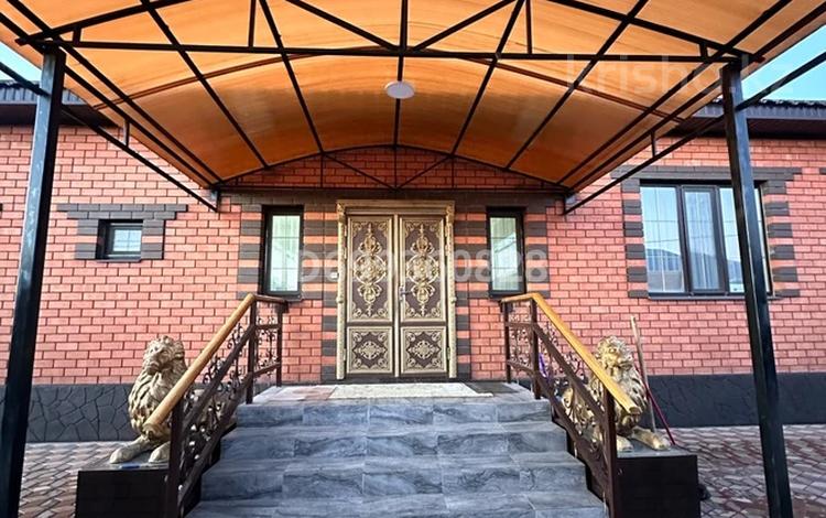 Отдельный дом · 6 комнат · 255 м² · 10 сот., Сарбаз 124а за 65 млн ₸ в Актобе, СК Сарбаз — фото 2