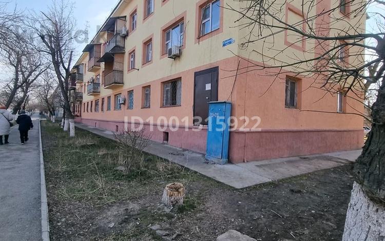 2-комнатная квартира · 40 м² · 1/5 этаж, Панфилова 27 — 12 мектеп, кафе Назикан жанында за 9 млн ₸ в Кентау — фото 2