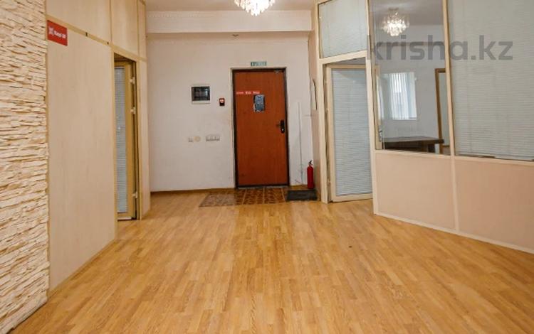 4-комнатная квартира · 165 м² · 2/13 этаж, Достык 14/1 — ОЧЕНЬ СРОЧНАЯ ПРОДАЖА ПО ГОРЯЧИЙ ЦЕНЕ!!! за ~ 69 млн ₸ в Астане, Есильский р-н — фото 2