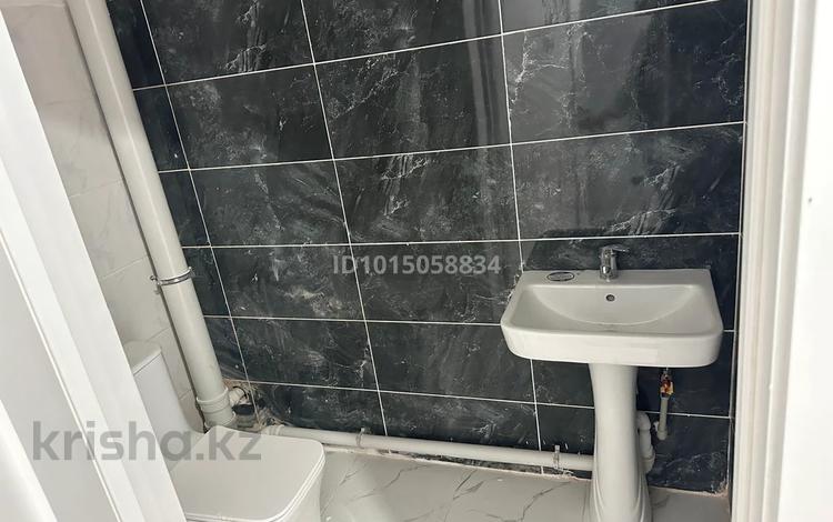3-бөлмелі пәтер · 72 м² · 2/5 қабат, Тұран ш/а 678/1 — Зияткер мектептің артында, бағасы: 160 000 ₸ в Шымкенте, Каратауский р-н — фото 2