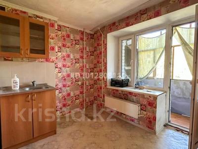 1-бөлмелі пәтер · 26 м² · 4/5 қабат, Желтоксан, бағасы: 7.6 млн ₸ в Талдыкоргане, мкр Жастар