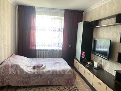 1-комнатная квартира, 35 м², 3/5 этаж посуточно, Бараева 14 — Валиханова , Республики, мкр Молодежный за 9 000 〒 в Астане, р-н Байконур