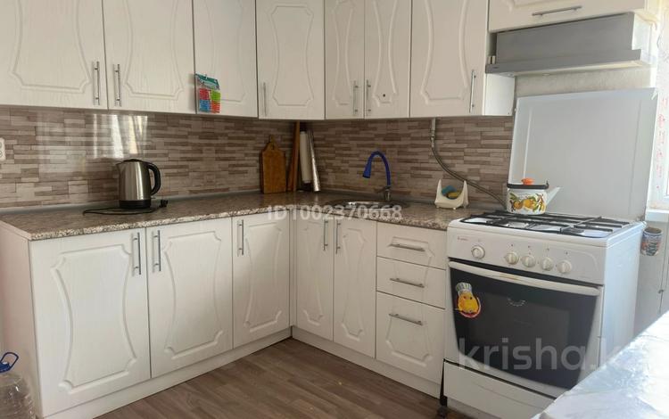Отдельный дом · 3 комнаты · 80 м² · 6 сот., Железнодорожная 116 — Элеваторная за 27 млн ₸ в Аксае — фото 11